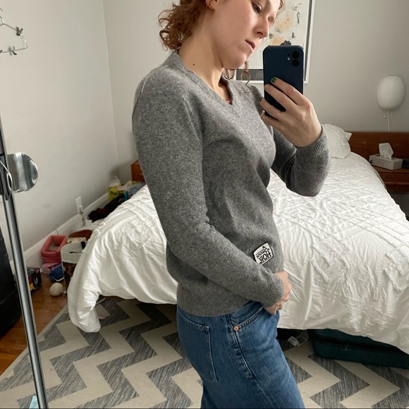 3 for 20$🌼 Marc by Marc Jacob Merino Wool and Cashmere Sweater - Picture 11 of 13